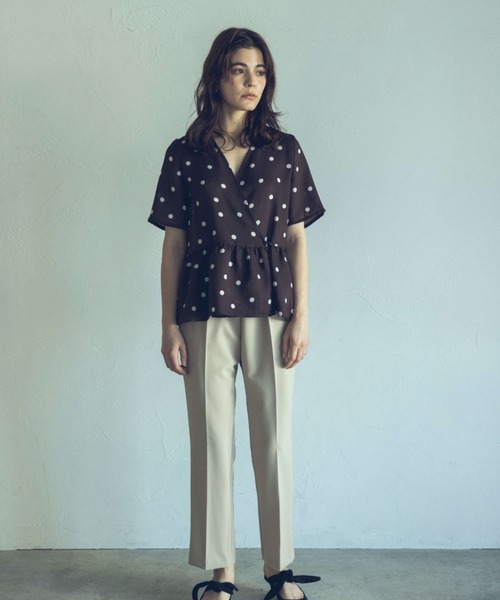 kaene（カエン）の「ドットプリントカシュクールブラウス（シャツ/ブラウス・レディース・ブラック/ブラウン・FREE）」の3枚目の写真