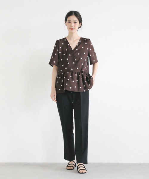 kaene（カエン）の「ドットプリントカシュクールブラウス（シャツ/ブラウス・レディース・ブラック/ブラウン・FREE）」の7枚目の写真