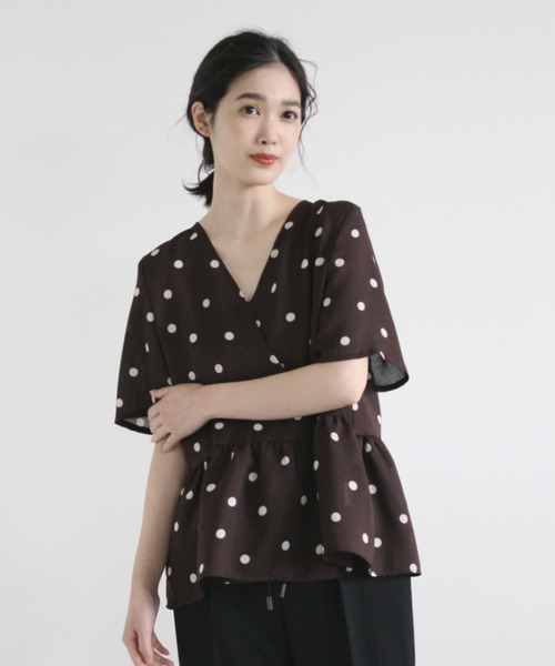 kaene（カエン）の「ドットプリントカシュクールブラウス（シャツ/ブラウス・レディース・ブラック/ブラウン・FREE）」の5枚目の写真
