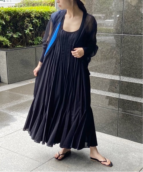 AZUL ENCANTO(アズールエンカント)の「キャンブリックボイル タックキャミワンピース(ワンピース・レディース・ブラック/ダークブラウン/レッド・FREE)」の7枚目の写真