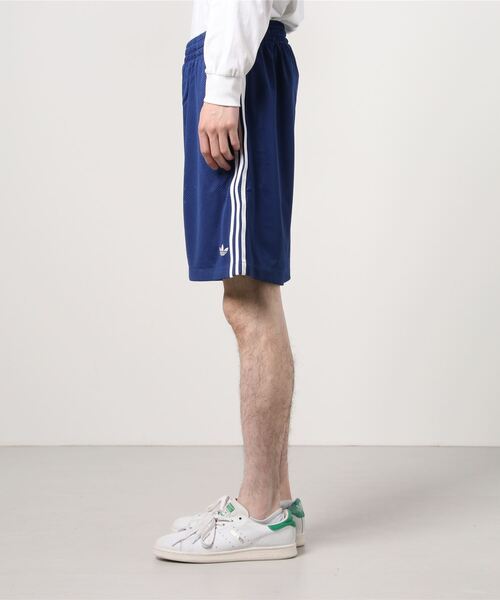 adidas（アディダス）の「バスケットボール ショーツ（ジェンダーニュートラル） / アディダスオリジナルス（メンズ/レディース）（スウェットパンツ・メンズ・ブルー/ブラック・LARGE/XXX-LARGE/MEDIUM/X-SMALL/X-LARGE/XX-LARGE/SMALL）」の11枚目の写真