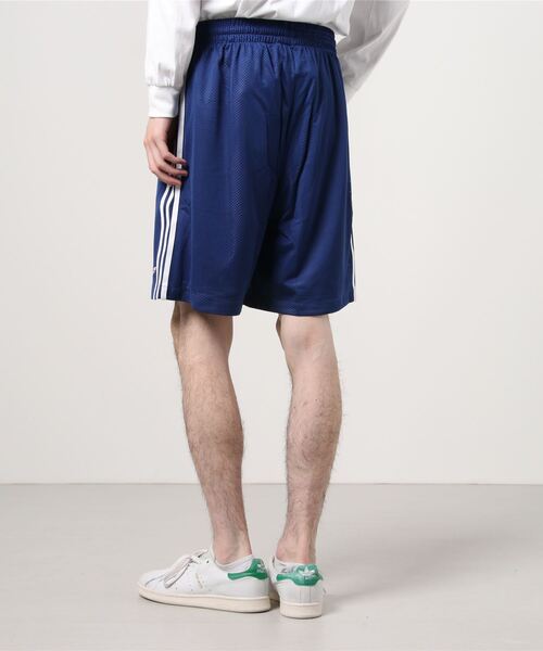 adidas（アディダス）の「バスケットボール ショーツ（ジェンダーニュートラル） / アディダスオリジナルス（メンズ/レディース）（スウェットパンツ・メンズ・ブルー/ブラック・LARGE/XXX-LARGE/MEDIUM/X-SMALL/X-LARGE/XX-LARGE/SMALL）」の3枚目の写真