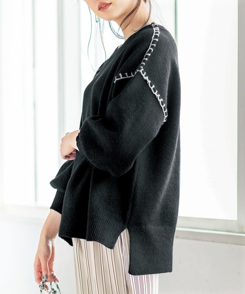 GeeRA（ジーラ）の「ハンドステッチクルーネックニット（ニット/セーター・レディース・モカ/アイボリー/ブラック・MEDIUM/X-LARGE/XX-LARGE/LARGE）」の2枚目の写真