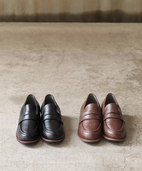 SESTO（セスト）の「レザーピースのアンティークコインローファーパンプス（ローファー・レディース・ブラック/ダークブラウン・22.5cm/23.5cm/24.5cm/23.0cm/24.0cm/25.0cm）」の6枚目の写真