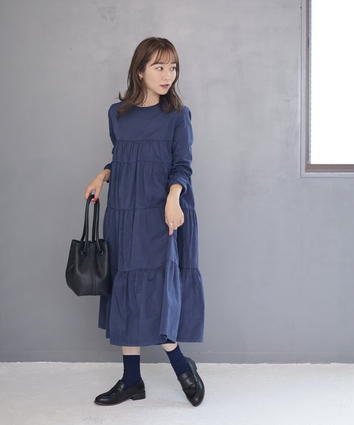 SESTO（セスト）の「レザーピースのアンティークコインローファーパンプス（ローファー・レディース・ブラック/ダークブラウン・22.5cm/23.5cm/24.5cm/23.0cm/24.0cm/25.0cm）」の4枚目の写真