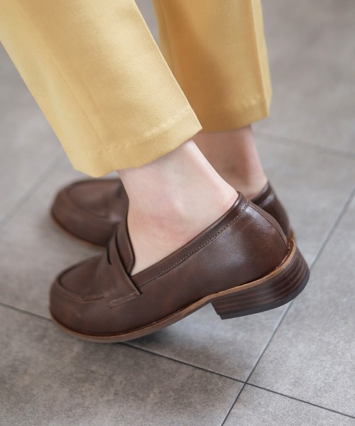 SESTO（セスト）の「レザーピースのアンティークコインローファーパンプス（ローファー・レディース・ブラック/ダークブラウン・22.5cm/23.5cm/24.5cm/23.0cm/24.0cm/25.0cm）」の19枚目の写真