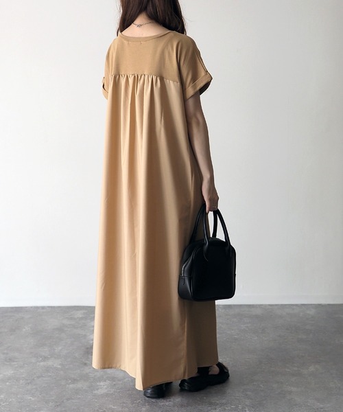 Riberry（リベリー）の「バック切替ワンピース（ワンピース・レディース・ブラック/ベージュ/ブラウン/オフホワイト/キャメル・MEDIUM）」の5枚目の写真