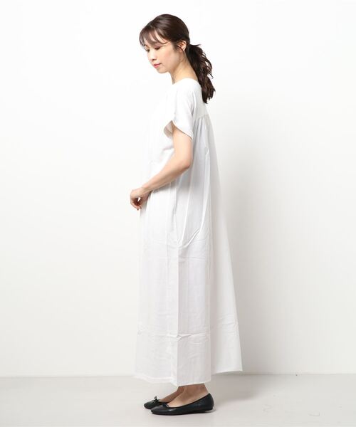 Riberry（リベリー）の「バック切替ワンピース（ワンピース・レディース・ブラック/ベージュ/ブラウン/オフホワイト/キャメル・MEDIUM）」の21枚目の写真