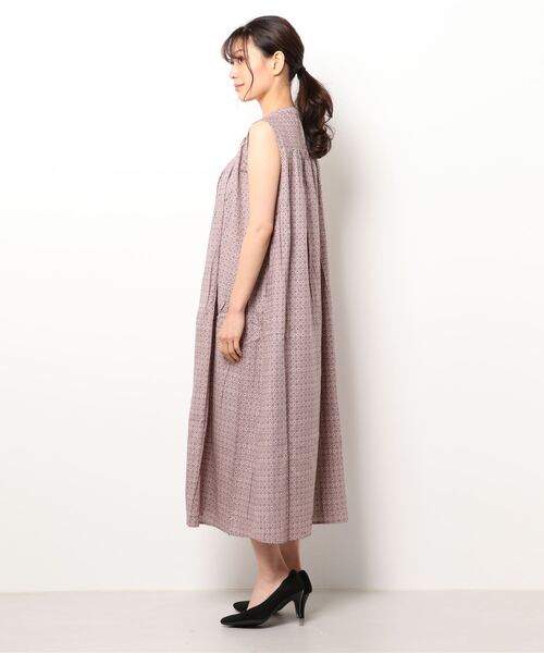 Samansa Mos2（サマンサ モスモス）の「小紋柄プリントワンピース（ワンピース・レディース・グレー/ピンク/カーキ・ﾌﾘ-）」の5枚目の写真