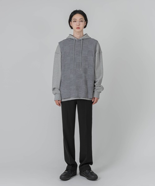 FOLLOWIN(フォロウィン)の「【UNISEX】ボタンディテールセミワイドストレートパンツスラックス(スラックス・レディース・ライトグレー/ブラック/チャコール・SMALL/MEDIUM/LARGE)」の4枚目の写真