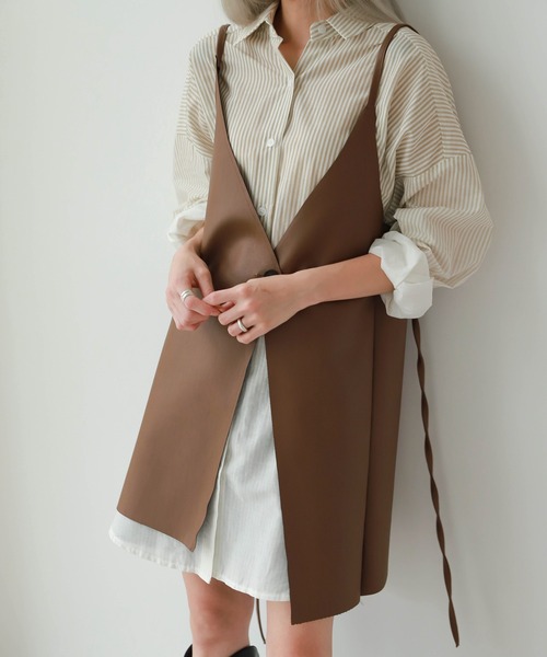 UNE MANSION（ユヌマンション）の「[UNEORIGINAL]アンバランスレイヤードビスチェ（ベスト・レディース・ブラック/ブラウン/モカ/グレー・FREE）」の4枚目の写真