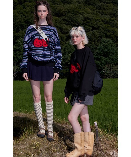 KIRSH(キルシー)の「A'GEM/9 × .kom『KIRSH/キルシー』BIG DOODLE CHERRY SWEATSHIRT/ビッグ ドゥードゥル チェリースウェットシャツ(スウェット・レディース・ブラック/ネイビー/グレー・FREE)」の6枚目の写真