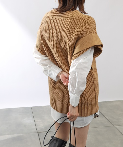 COLONY 2139(コロニートゥーワンスリーナイン)の「コットンブレンドバルキーニットベスト&シャツセット(シャツ/ブラウス・レディース・ブラック/ベージュ/グレー/カーキ・FREE)」の7枚目の写真