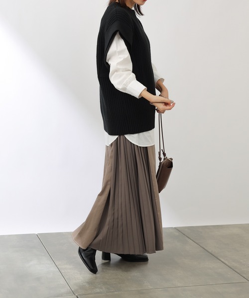 COLONY 2139(コロニートゥーワンスリーナイン)の「コットンブレンドバルキーニットベスト&シャツセット(シャツ/ブラウス・レディース・ブラック/ベージュ/グレー/カーキ・FREE)」の5枚目の写真