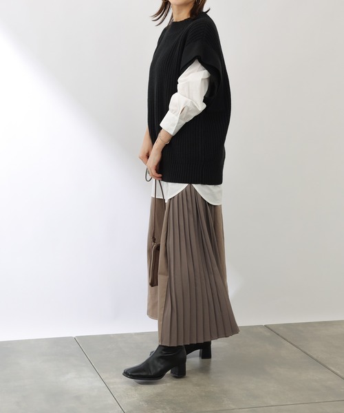 COLONY 2139(コロニートゥーワンスリーナイン)の「コットンブレンドバルキーニットベスト&シャツセット(シャツ/ブラウス・レディース・ブラック/ベージュ/グレー/カーキ・FREE)」の9枚目の写真