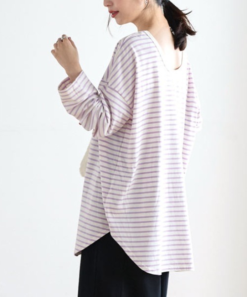 KOBE LETTUCE（コウベレタス）の「前後2wayボーダービッグシルエットロンT（Tシャツ/カットソー・レディース・ブラック×ホワイト/ホワイト×グリーン/ホワイト×ピンク/ホワイト×ブラック/ブラウン系その他/パープル系その他/イエロー系その他/ベージュ系その他/ブルー系その他・FREE）」の9枚目の写真