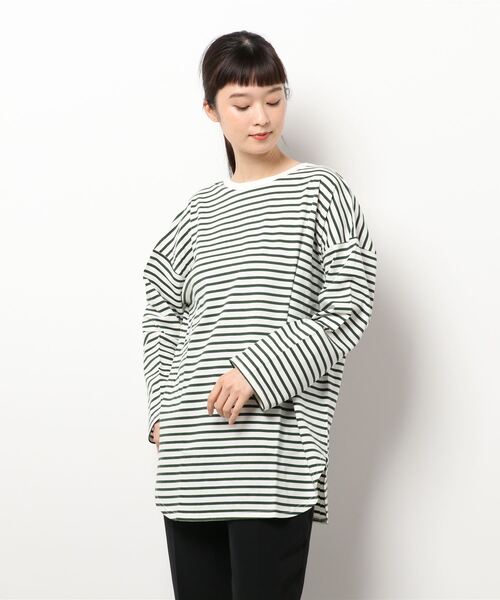 KOBE LETTUCE（コウベレタス）の「前後2wayボーダービッグシルエットロンT（Tシャツ/カットソー・レディース・ブラック×ホワイト/ホワイト×グリーン/ホワイト×ピンク/ホワイト×ブラック/ブラウン系その他/パープル系その他/イエロー系その他/ベージュ系その他/ブルー系その他・FREE）」の19枚目の写真