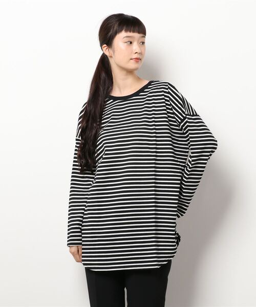 KOBE LETTUCE（コウベレタス）の「前後2wayボーダービッグシルエットロンT（Tシャツ/カットソー・レディース・ブラック×ホワイト/ホワイト×グリーン/ホワイト×ピンク/ホワイト×ブラック/ブラウン系その他/パープル系その他/イエロー系その他/ベージュ系その他/ブルー系その他・FREE）」の20枚目の写真