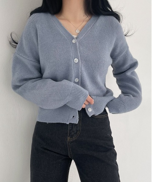 BEIDELLI（ベイデリー）の「[BELLIDE MADE] デイリーVネックニットカーディガン（カーディガン/ボレロ・レディース・アイボリー/ブラック/ベージュ/スカイブルー/イエロー/ピンク/レッド・FREE）」の4枚目の写真