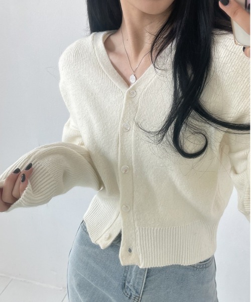 BEIDELLI（ベイデリー）の「[BELLIDE MADE] デイリーVネックニットカーディガン（カーディガン/ボレロ・レディース・アイボリー/ブラック/ベージュ/スカイブルー/イエロー/ピンク/レッド・FREE）」の20枚目の写真