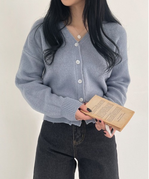 BEIDELLI（ベイデリー）の「[BELLIDE MADE] デイリーVネックニットカーディガン（カーディガン/ボレロ・レディース・アイボリー/ブラック/ベージュ/スカイブルー/イエロー/ピンク/レッド・FREE）」の8枚目の写真