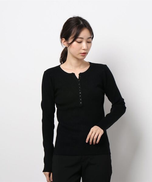 FRP（エフアールピー）の「ボタンプルオーバー・ニットセーター・長袖（ニット/セーター・レディース・パープル/ブラウン/グリーン/ブラック/ベージュ・FREE）」の2枚目の写真