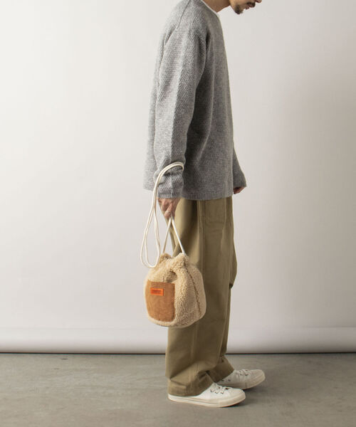 UNIVERSAL OVERALL（ユニバーサルオーバーオール）の「【UNIVERSAL OVERALL/ユニバーサルオーバーオール】ボア×コーデュロイ巾着（ショルダーバッグ・メンズ・ブラウン/ブラック/ベージュ・FREE）」の13枚目の写真