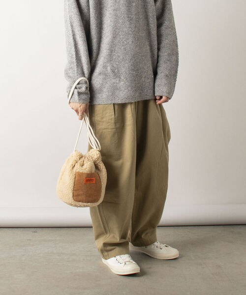 UNIVERSAL OVERALL（ユニバーサルオーバーオール）の「【UNIVERSAL OVERALL/ユニバーサルオーバーオール】ボア×コーデュロイ巾着（ショルダーバッグ・メンズ・ブラウン/ブラック/ベージュ・FREE）」の12枚目の写真