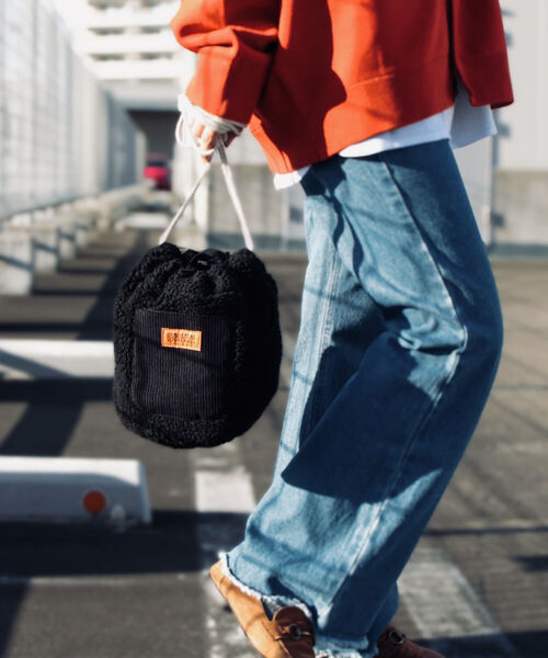 UNIVERSAL OVERALL（ユニバーサルオーバーオール）の「【UNIVERSAL OVERALL/ユニバーサルオーバーオール】ボア×コーデュロイ巾着（ショルダーバッグ・メンズ・ブラウン/ブラック/ベージュ・FREE）」の11枚目の写真