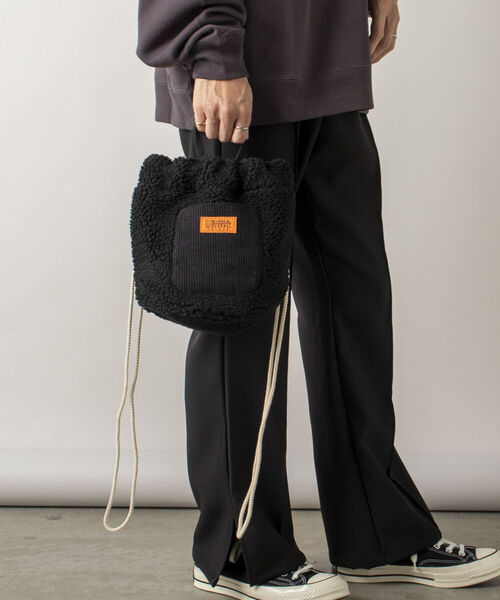 UNIVERSAL OVERALL（ユニバーサルオーバーオール）の「【UNIVERSAL OVERALL/ユニバーサルオーバーオール】ボア×コーデュロイ巾着（ショルダーバッグ・メンズ・ブラウン/ブラック/ベージュ・FREE）」の20枚目の写真