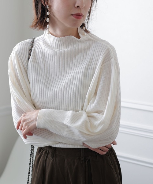ElegChic(エレグシック)の「リブニットボトルネックトップス(ニット/セーター・レディース・ブラック/オフホワイト/ベージュ・MEDIUM/X-LARGE/XXX-LARGE)」の2枚目の写真