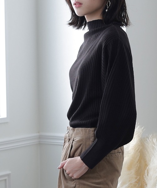 ElegChic(エレグシック)の「リブニットボトルネックトップス(ニット/セーター・レディース・ブラック/オフホワイト/ベージュ・MEDIUM/X-LARGE/XXX-LARGE)」の8枚目の写真