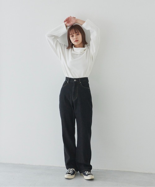 flaner（フラネ）の「Loose turtleneck Tee/ルーズタートルネックT（Tシャツ/カットソー・レディース・ホワイト/ブラック・MEDIUM/LARGE）」の6枚目の写真