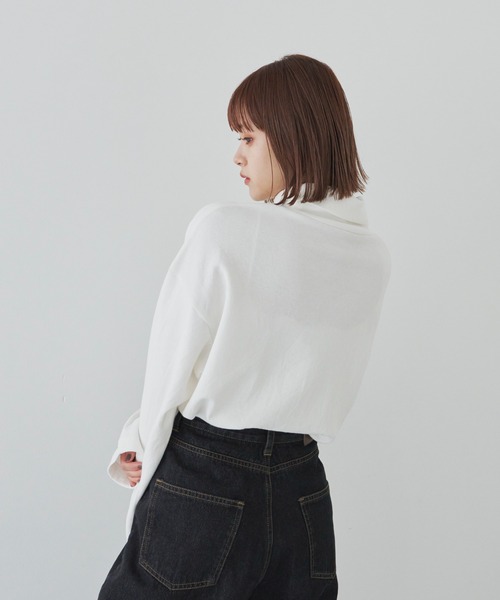flaner（フラネ）の「Loose turtleneck Tee/ルーズタートルネックT（Tシャツ/カットソー・レディース・ホワイト/ブラック・MEDIUM/LARGE）」の14枚目の写真