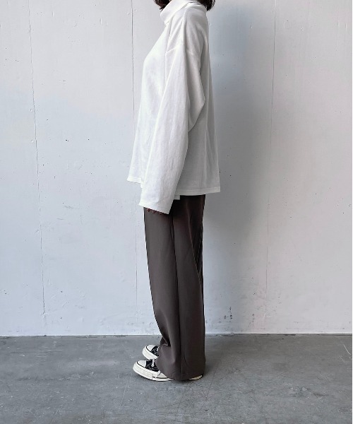 flaner（フラネ）の「Loose turtleneck Tee/ルーズタートルネックT（Tシャツ/カットソー・レディース・ホワイト/ブラック・MEDIUM/LARGE）」の20枚目の写真