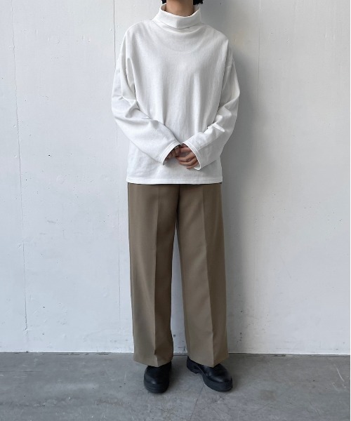 flaner（フラネ）の「Loose turtleneck Tee/ルーズタートルネックT（Tシャツ/カットソー・レディース・ホワイト/ブラック・MEDIUM/LARGE）」の21枚目の写真