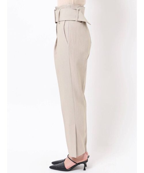 MURUA（ムルーア）の「ハイウエストストレートパンツ（スラックス・レディース・イエロー/アイボリー・1/2）」の9枚目の写真