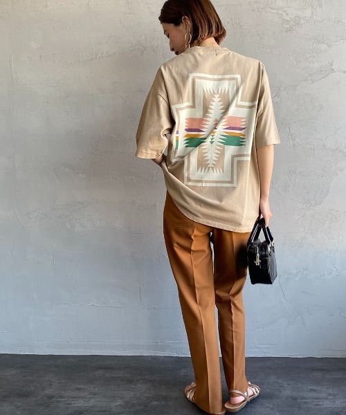 PENDLETON（ペンドルトン）の「[PENDLETON/ペンドルトン] 別注 ネイティブ柄バックプリントＴシャツ（Tシャツ/カットソー・レディース・ホワイト/ブラック/ベージュ/グリーン/ホワイト×グリーン/ホワイト×ブラック/ホワイト系その他/ブラック系その他・S/M/L/XL）」の18枚目の写真