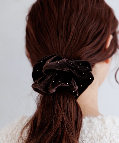 flower（フラワー）の「パウダースタッズシュシュ（シュシュ・レディース・ブラック/ブラウン・FREE/SMALL）」の2枚目の写真