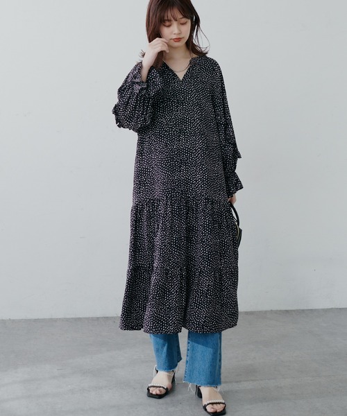 natural couture(ナチュラルクチュール)の「【WEB限定】1枚で決まる袖ミニフリルティアードワンピース(ワンピース・レディース・ブラック/オフホワイト/イエロー/その他1/その他2・FREE)」の5枚目の写真