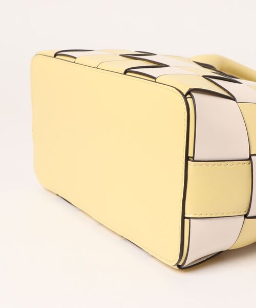 & chouette（アンドシュエット）の「編み込みトート（トートバッグ・レディース・イエロー/グレイッシュベージュ/ミント・FREE）」の7枚目の写真