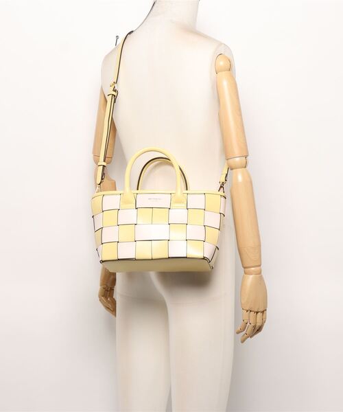 & chouette（アンドシュエット）の「編み込みトート（トートバッグ・レディース・イエロー/グレイッシュベージュ/ミント・FREE）」の5枚目の写真