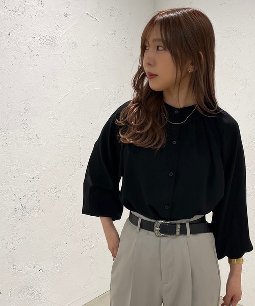 apres jour mignon（アプレジュールミニョン）の「ギャザーバンドカラーシャツ【ZOZOTOWN限定アイテム】（シャツ/ブラウス・レディース・オフホワイト/ブルー系その他/ブラック・X-LARGE/フリー）」の12枚目の写真