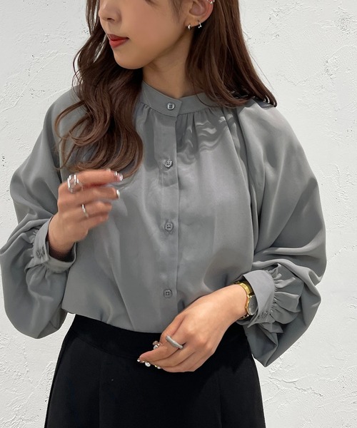 apres jour mignon（アプレジュールミニョン）の「ギャザーバンドカラーシャツ【ZOZOTOWN限定アイテム】（シャツ/ブラウス・レディース・オフホワイト/ブルー系その他/ブラック・X-LARGE/フリー）」の21枚目の写真