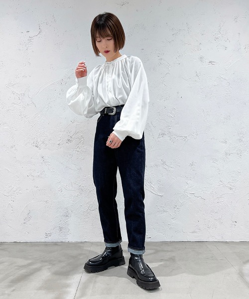 apres jour mignon（アプレジュールミニョン）の「ギャザーバンドカラーシャツ【ZOZOTOWN限定アイテム】（シャツ/ブラウス・レディース・オフホワイト/ブルー系その他/ブラック・X-LARGE/フリー）」の7枚目の写真