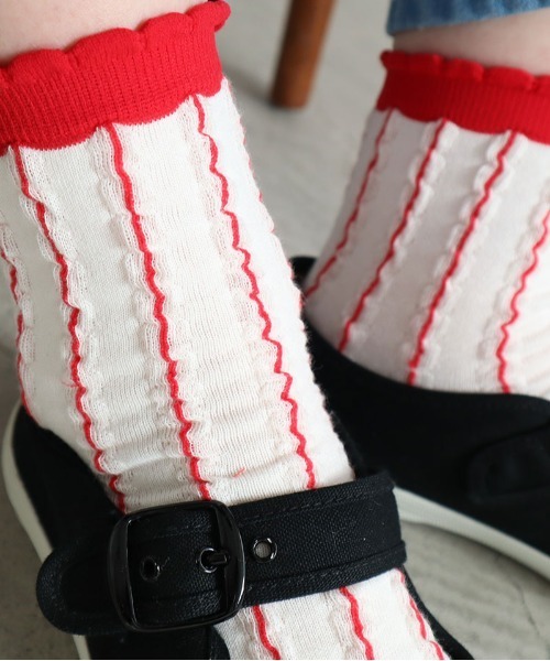 l'atelier du savon(アトリエドサボン)の「ぽこぽこストライプ くつ下(ソックス/靴下・レディース・ブラック/レッド・FREE)」の9枚目の写真