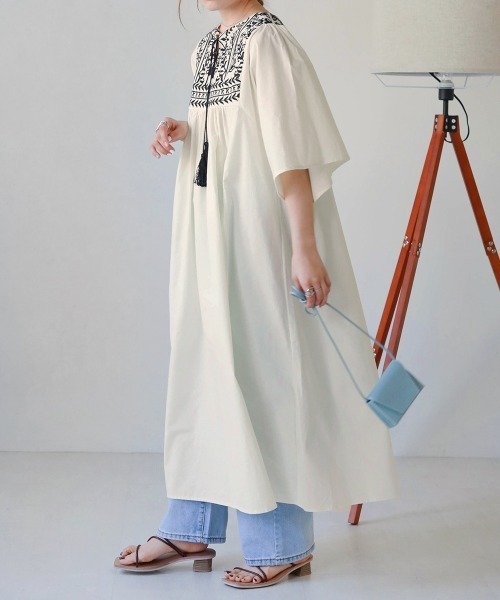 Bab（バブ）の「フロント刺繍タッセルワンピース（ワンピース