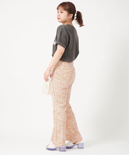 U by SPICK&SPAN(ユーバイスピックアンドスパン)の「フラワーパンツ◆(その他パンツ・レディース・オレンジ・38/34/36)」の3枚目の写真