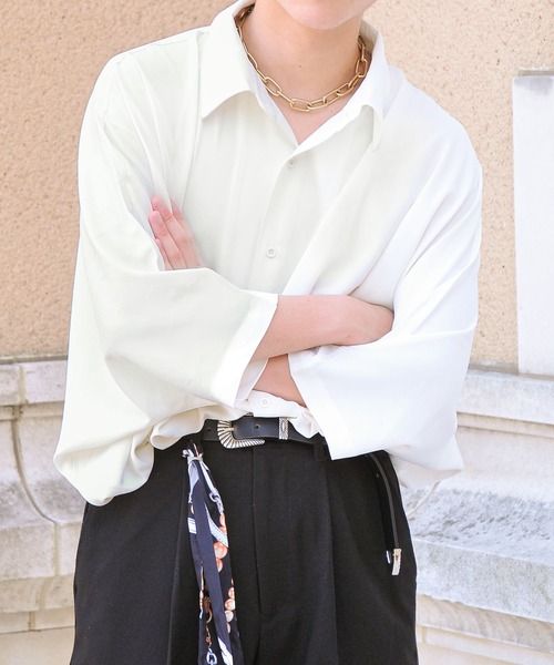 NILWAY（ニルウェイ）の「ケアフリートロミオーバーサイズドルマンレギュラーカラーシャツ（シャツ/ブラウス・メンズ・ライトグレー/ブラック/ネイビー/オフホワイト/ブルー/チャコール/ダークグリーン・MEDIUM/LARGE）」の2枚目の写真