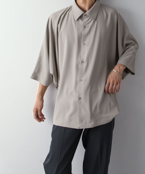 NILWAY（ニルウェイ）の「ケアフリートロミオーバーサイズドルマンレギュラーカラーシャツ（シャツ/ブラウス・メンズ・ライトグレー/ブラック/ネイビー/オフホワイト/ブルー/チャコール/ダークグリーン・MEDIUM/LARGE）」の12枚目の写真